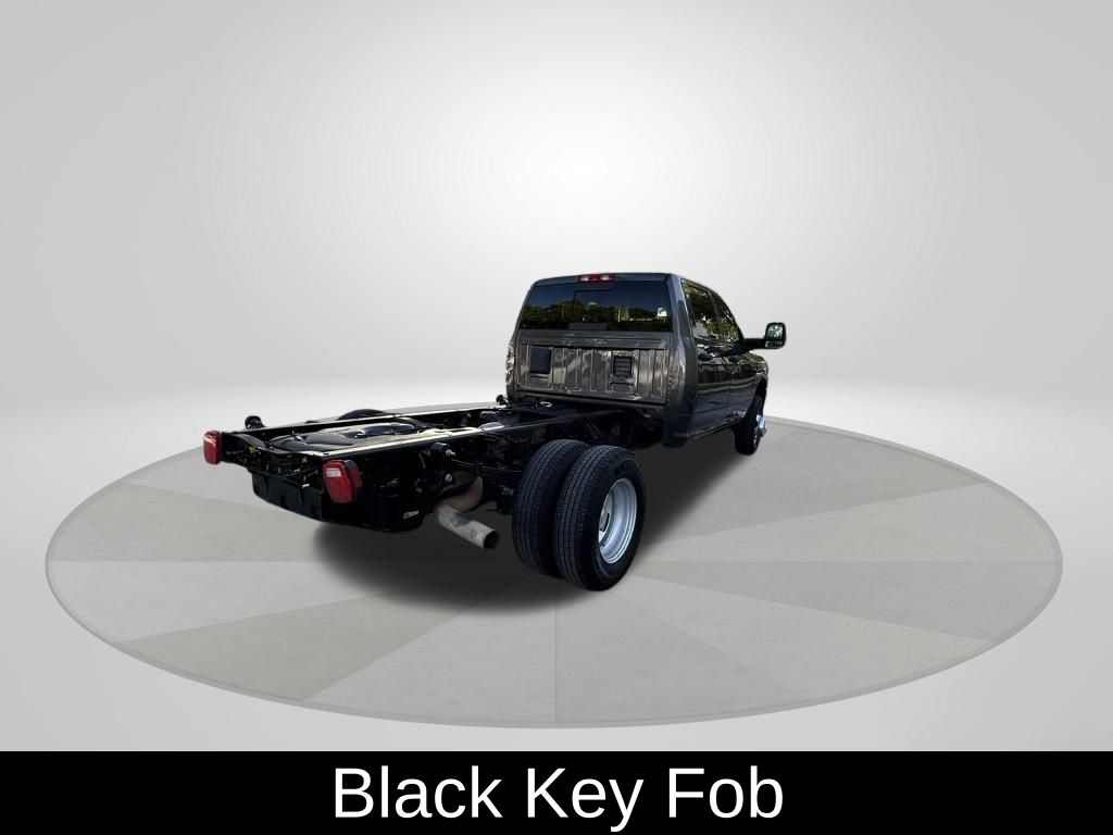 2023 Ram 3500 Tradesman photo 2