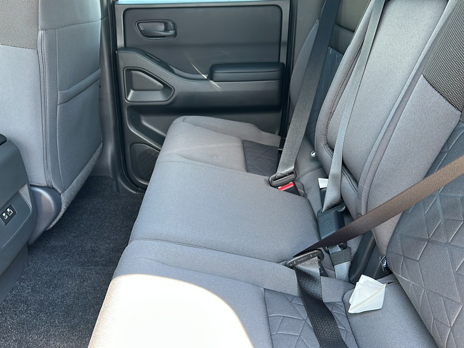 2026 Nissan Frontier Crew Cab SV photo 2