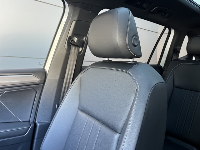 2022 Volkswagen Tiguan SE R-Line Black photo 41
