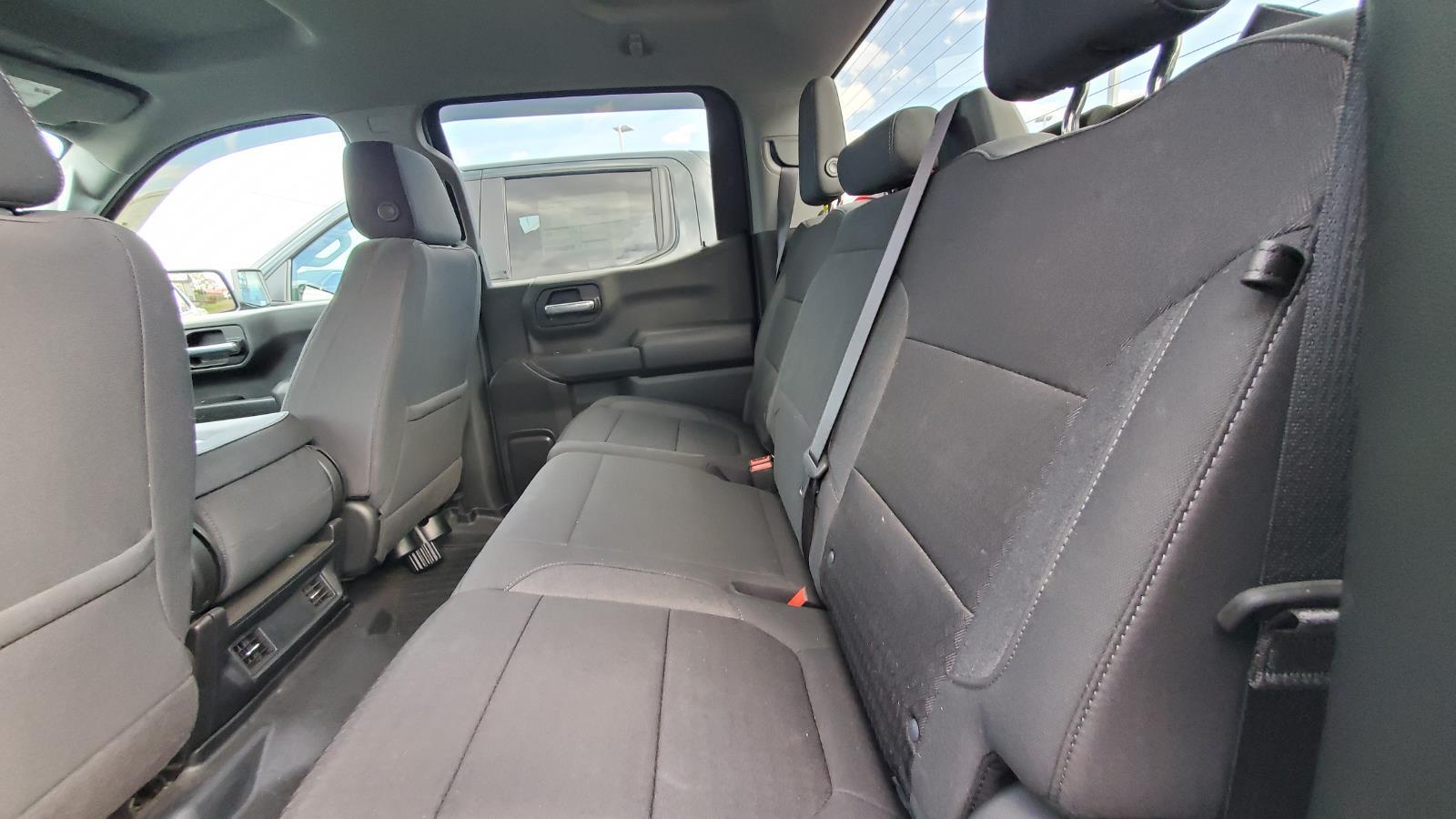 2022 Chevrolet Silverado 1500 Custom photo 4