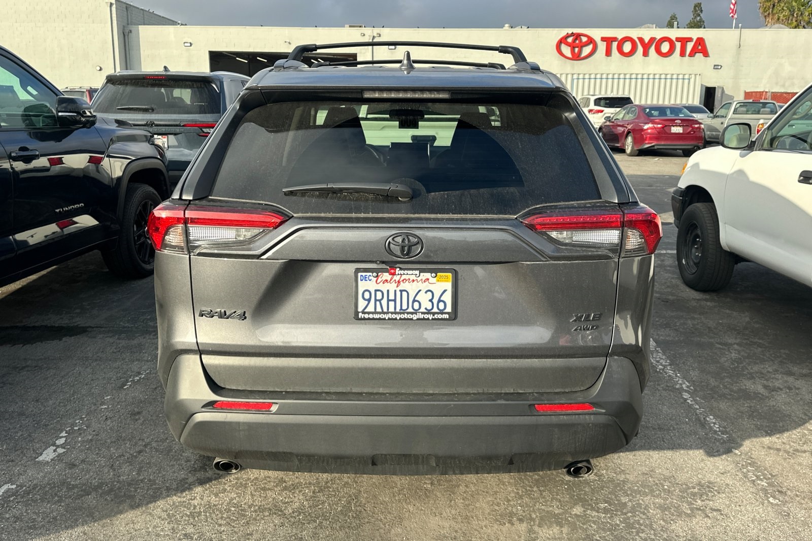 2024 Toyota RAV4 XLE Premium photo 3