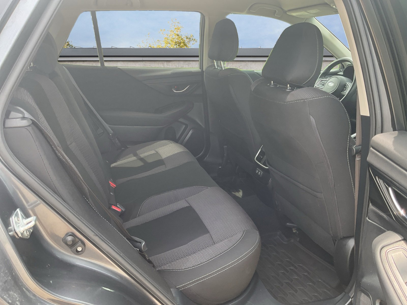 2022 Subaru Outback Premium photo 5