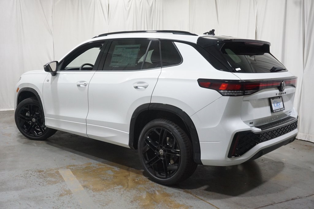 2025 Volkswagen Tiguan SE R-Line Black photo 7