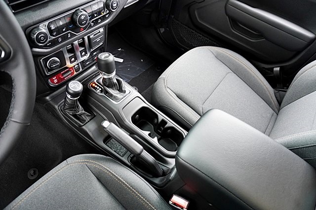 New 2025 Black Clear-Coat Exterior Paint Jeep Rubicon image 28