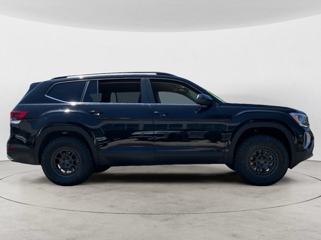 2025 Volkswagen Atlas SE Technology photo 3
