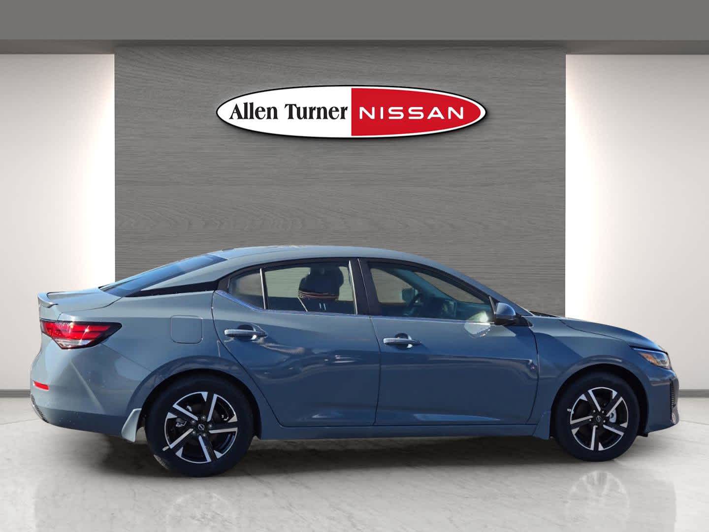 2025 Nissan Sentra SV photo 3