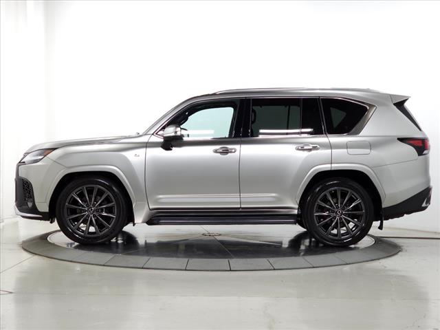 2023 Lexus LX 600 photo 5