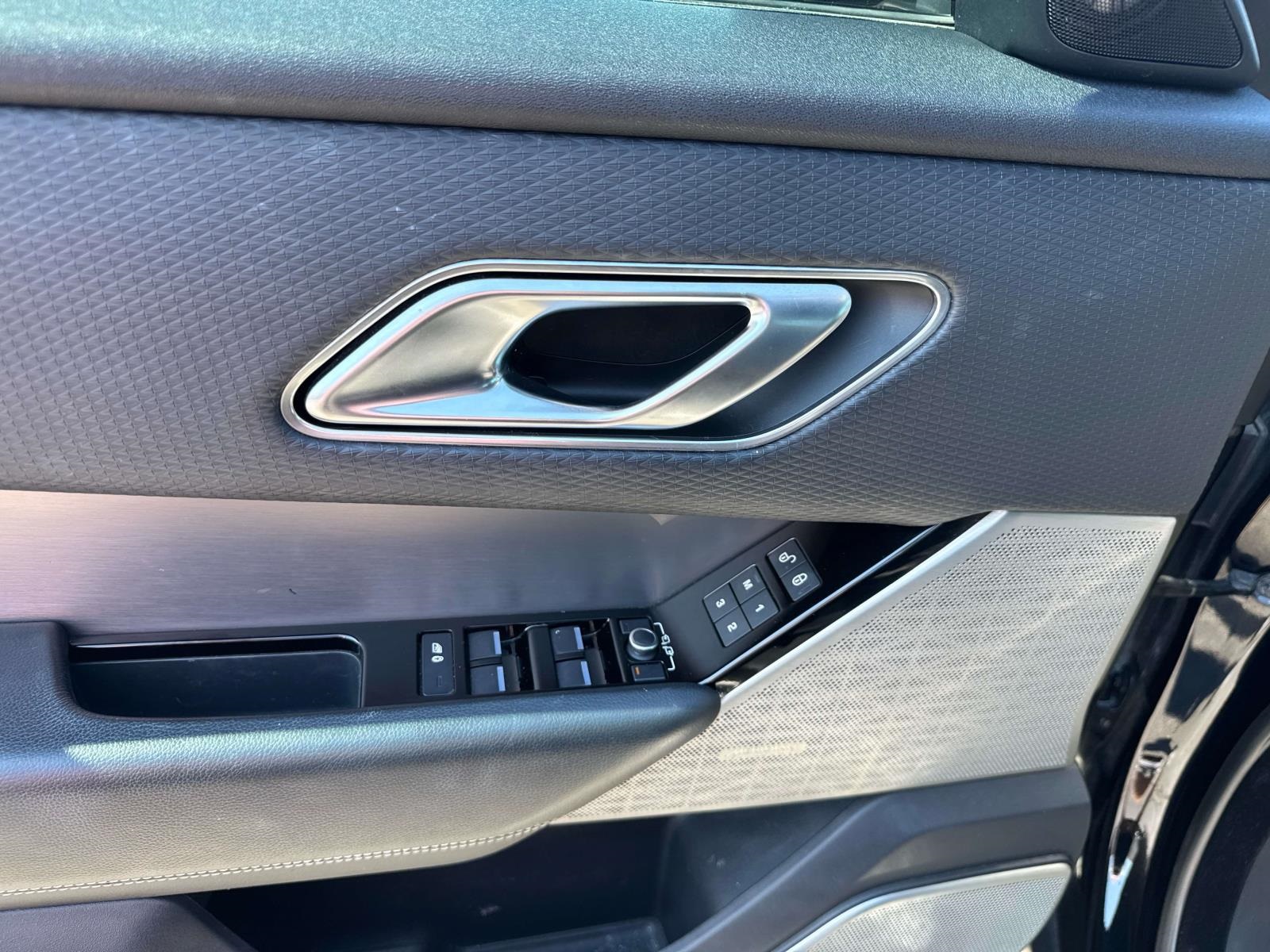 2020 Land Rover Range Rover Velar S photo 20