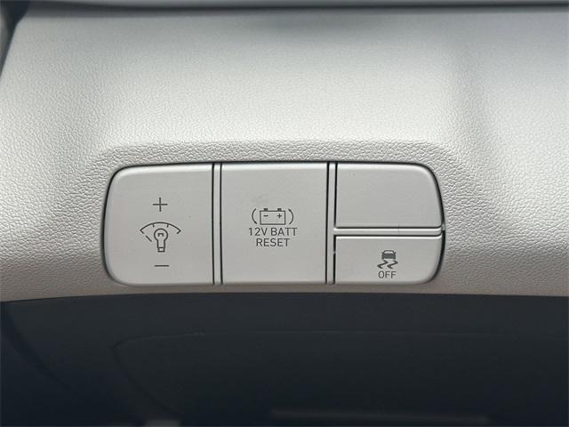 2025 Hyundai Elantra Hybrid Limited photo 30