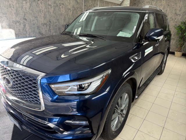 2021 INFINITI QX80's photo
