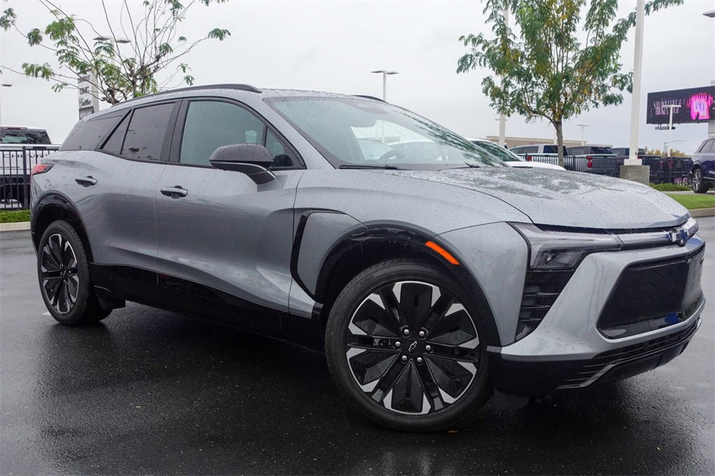 2025 Chevrolet Blazer EV RS photo 2