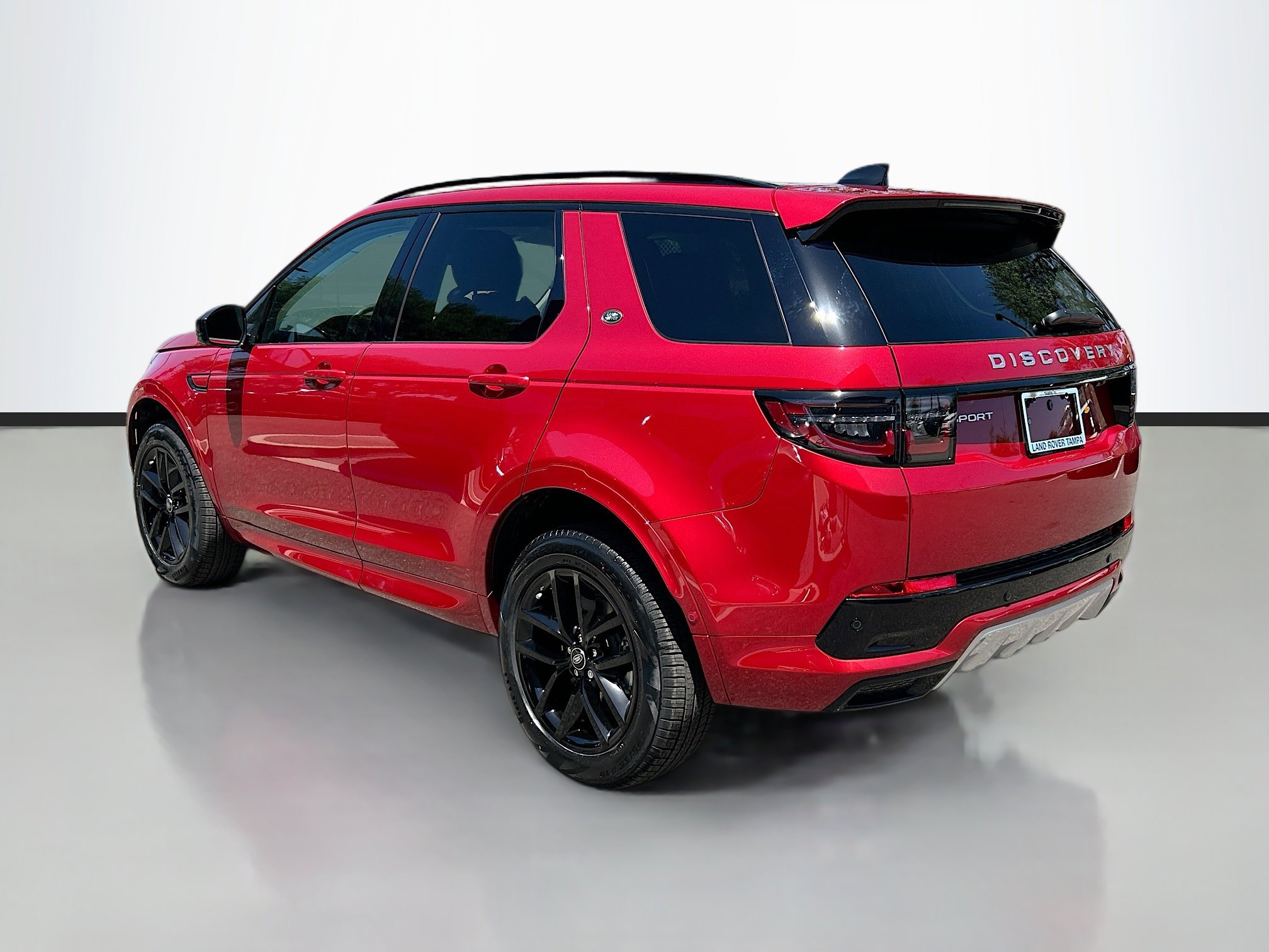 2025 Land Rover Discovery Sport S photo 3