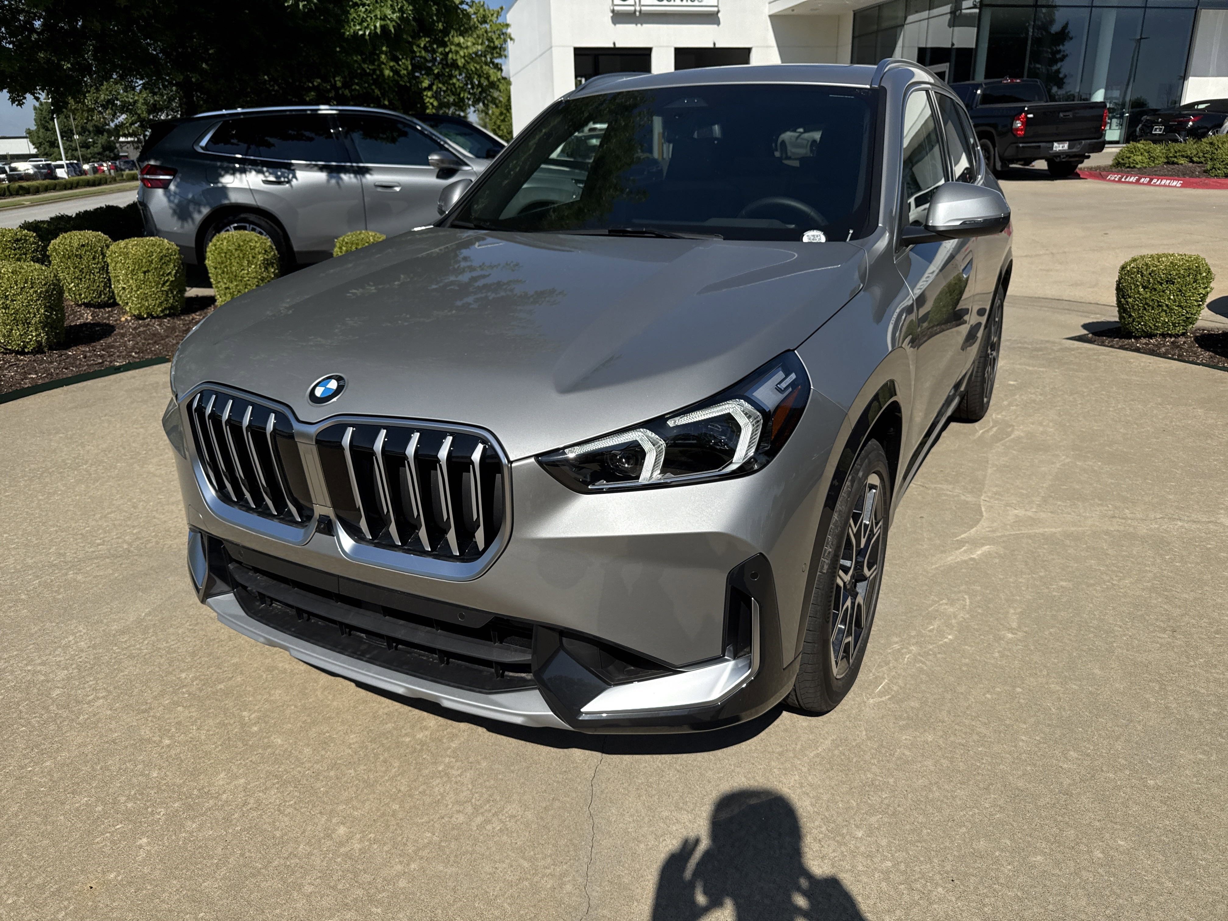 2025 BMW X1 28i's photo