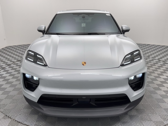 Used 2024 Porsche Macan Base with VIN WP1AA2XAXRL001160 for sale in Countryside, IL