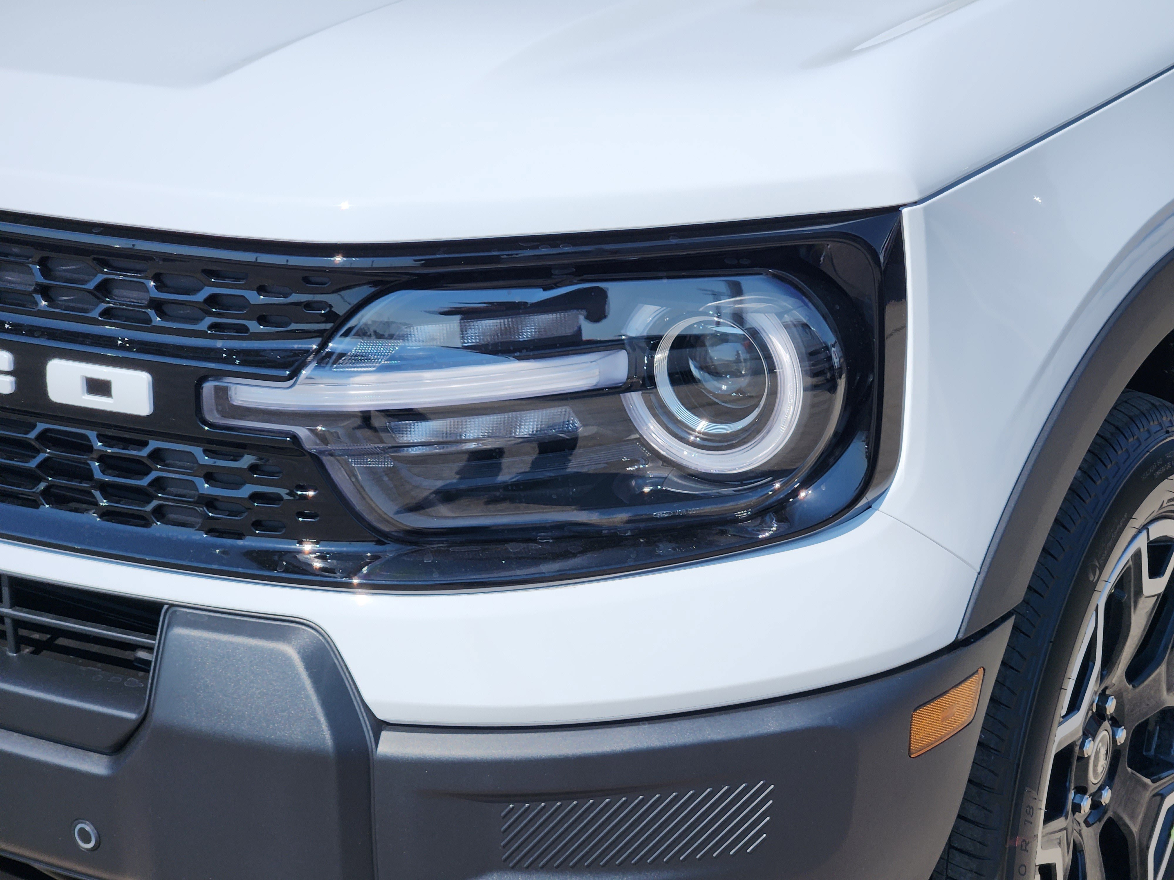 2025 Ford Bronco Sport Outer Banks photo 2
