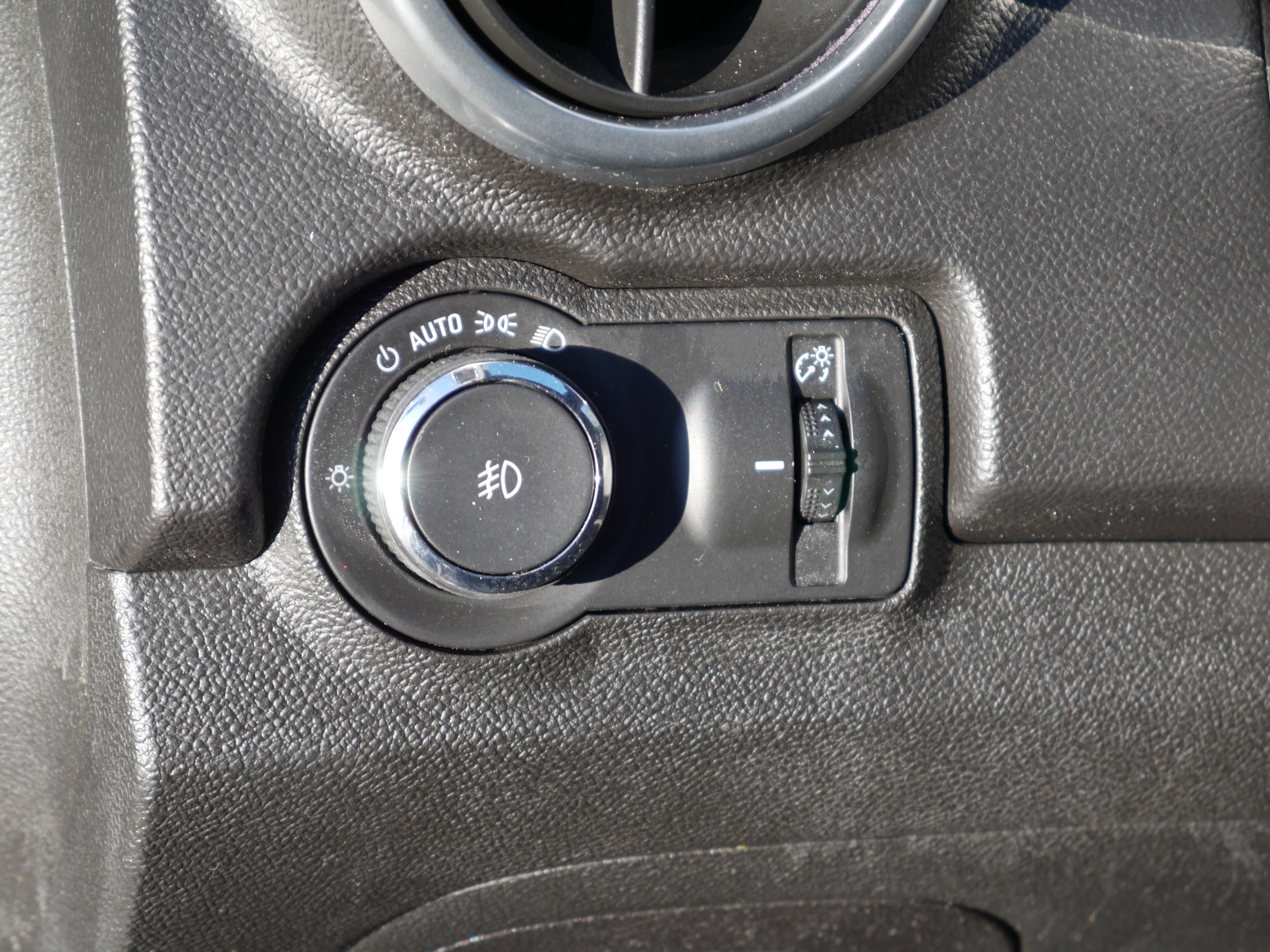 2016 Chevrolet Trax LTZ photo 3