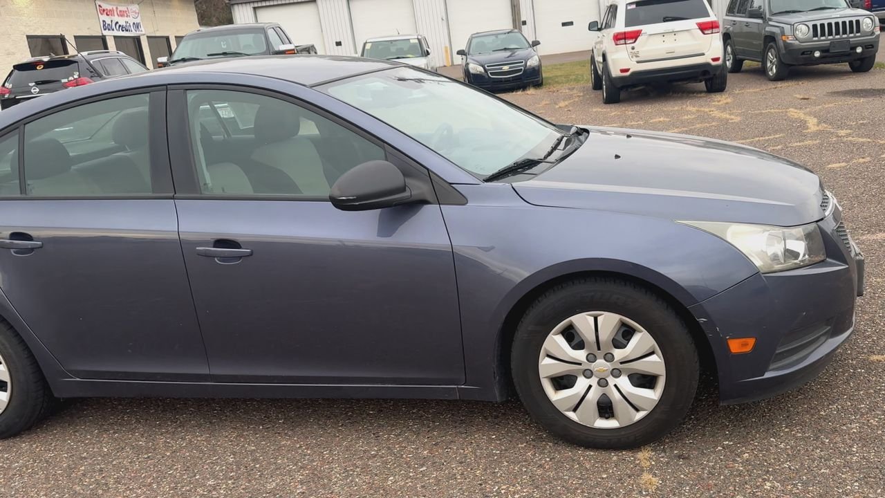 2013 Chevrolet Cruze LS's photo