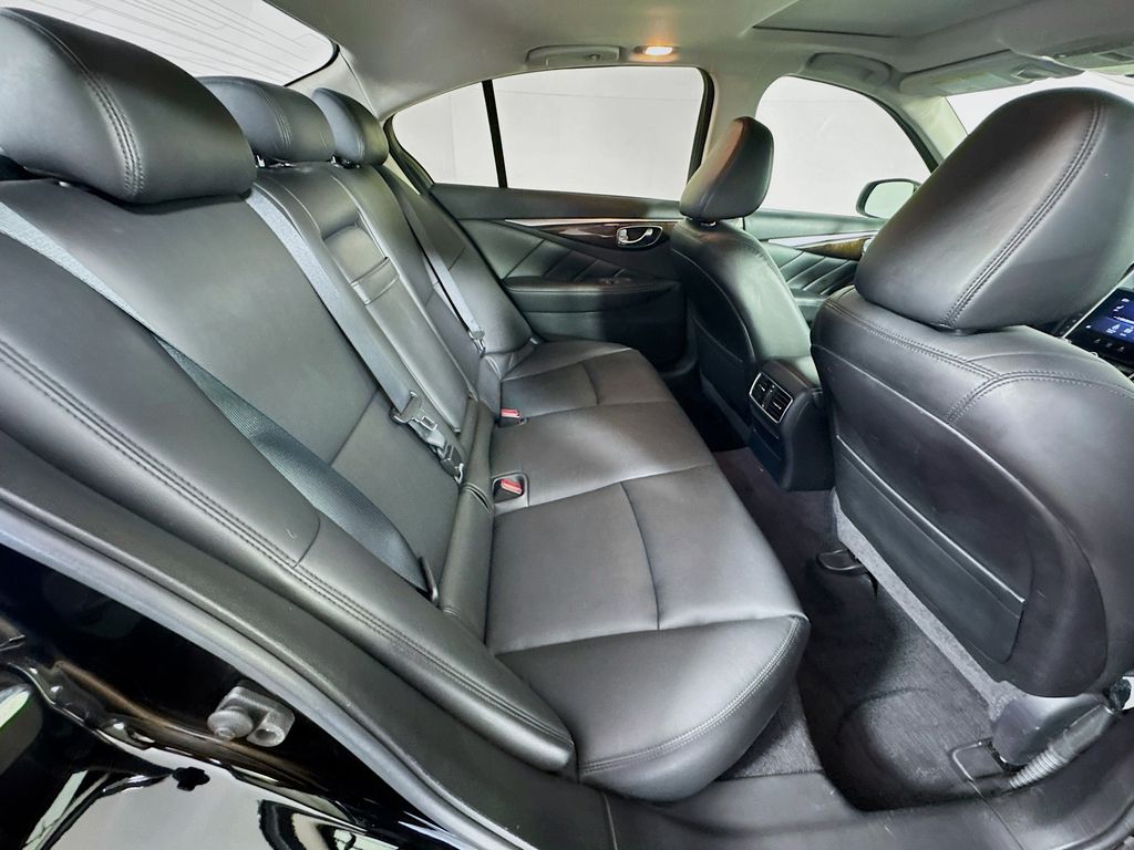 2018 Infiniti Q50 3.0t LUXE photo 30