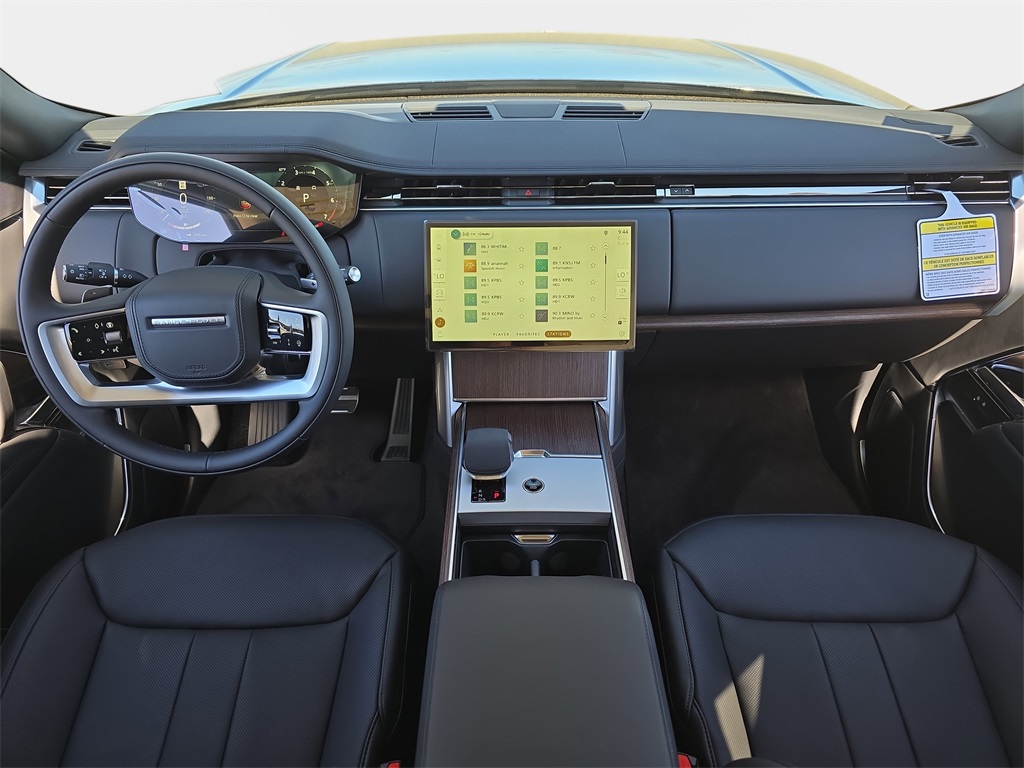 2025 Land Rover Range Rover SE photo 5