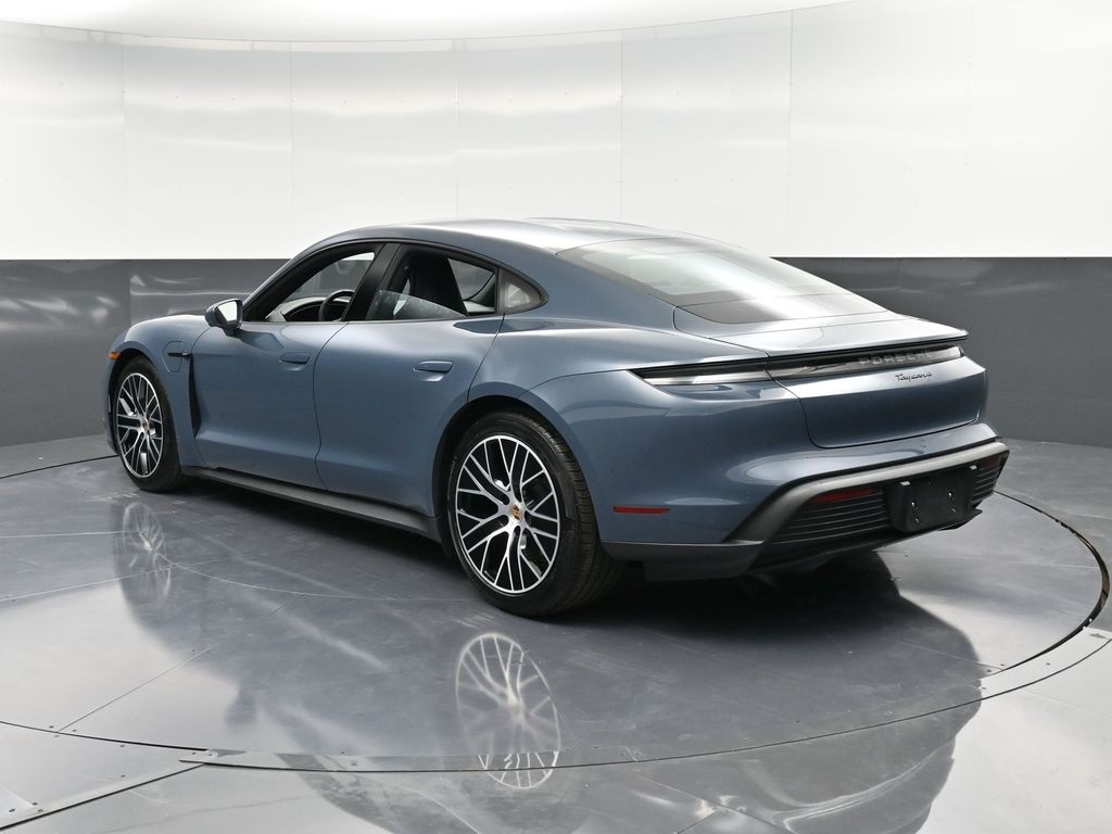 2025 Porsche Taycan 4 photo 2