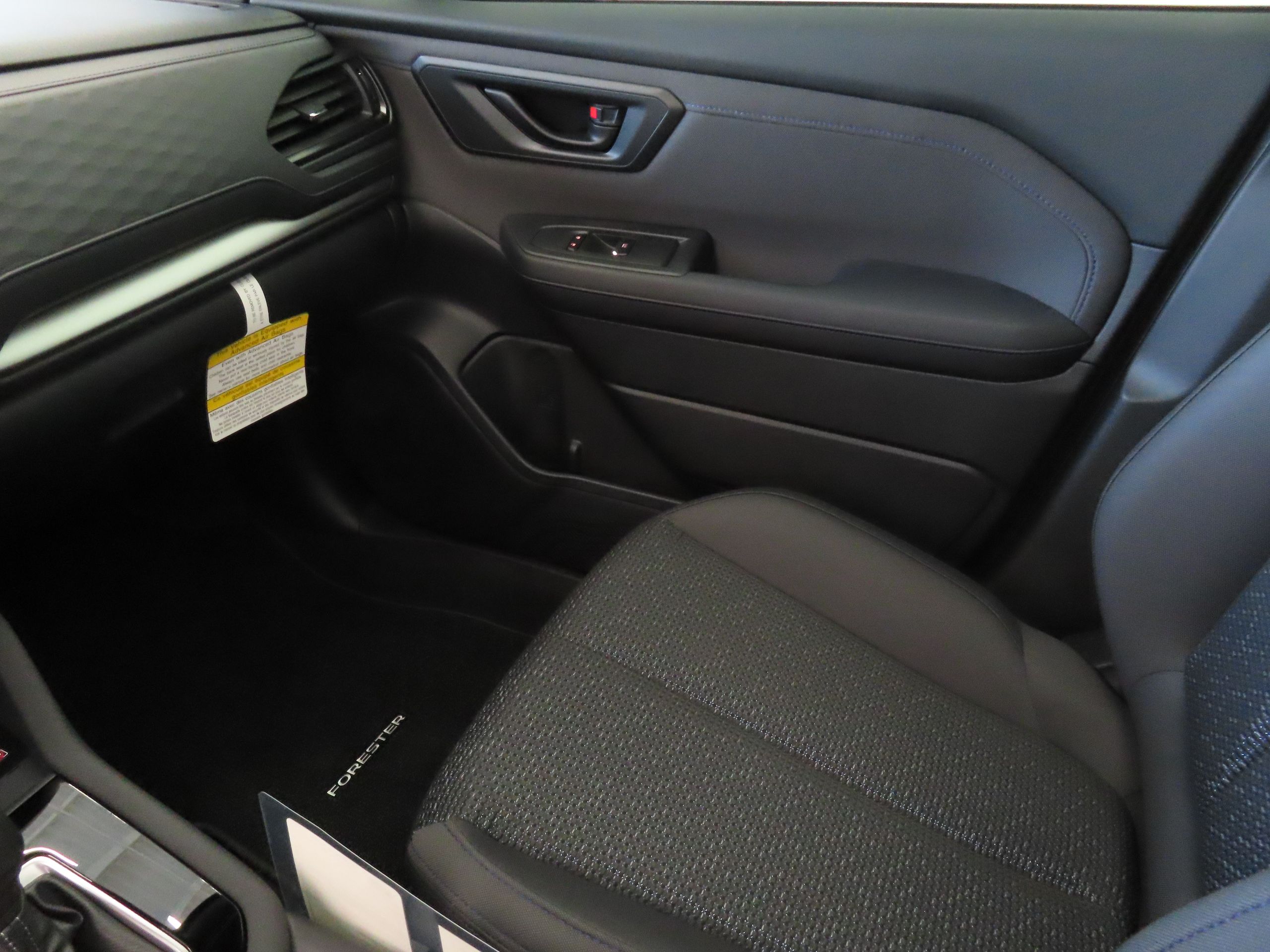 2025 Subaru Forester Premium Base photo 17