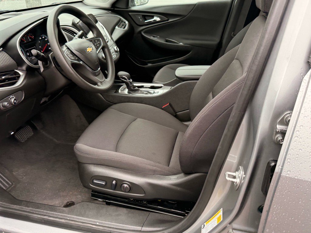 2025 Chevrolet Malibu 1LT photo 10