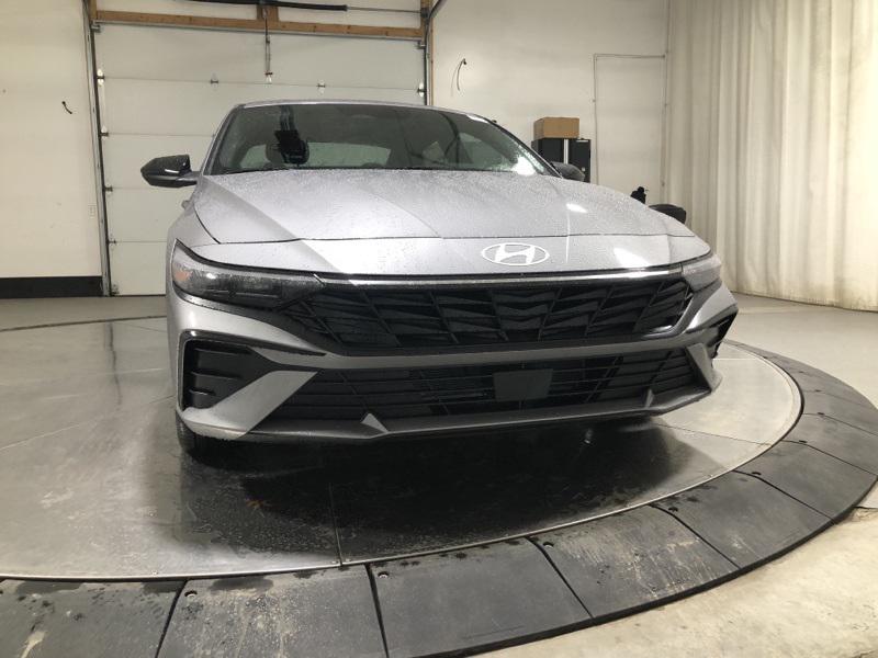 2026 Hyundai Elantra SEL Sport photo 2