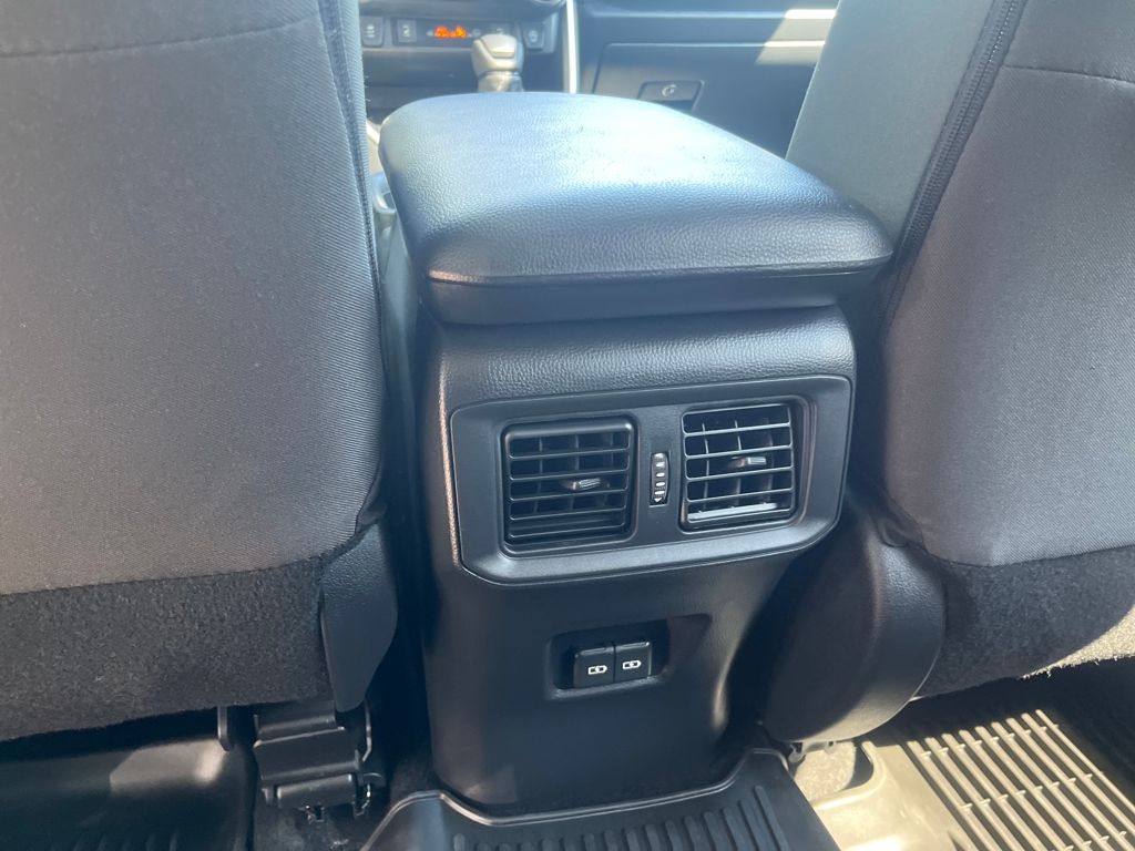 2024 Toyota RAV4 XLE photo 17