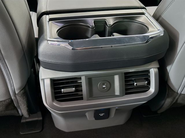 2025 Ford F-150 XLT photo 25