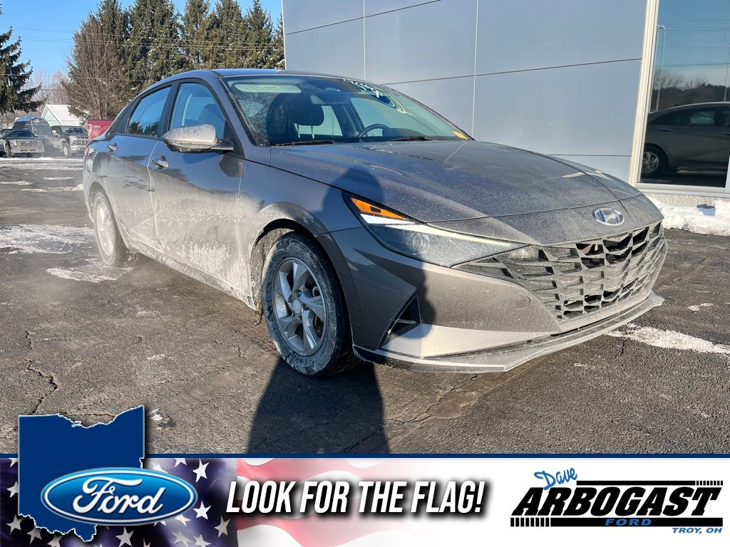 2023 Hyundai Elantra SE