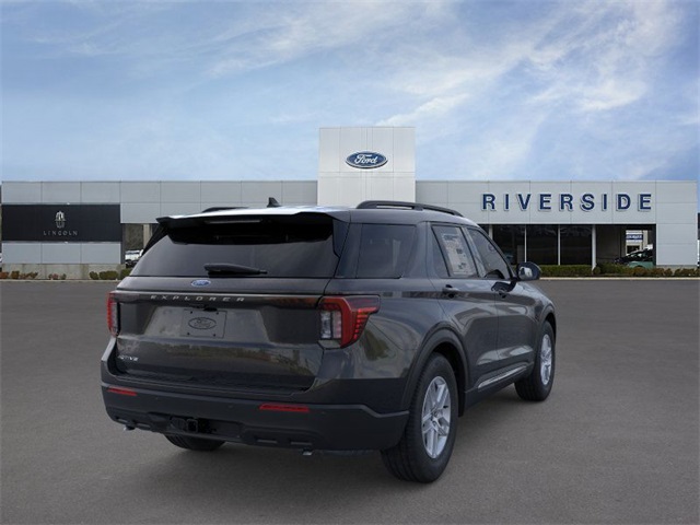 2025 Ford Explorer photo 7