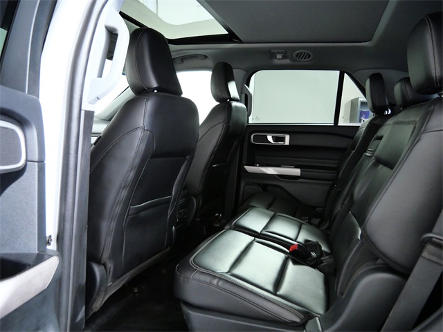 2023 Ford Explorer XLT photo 12