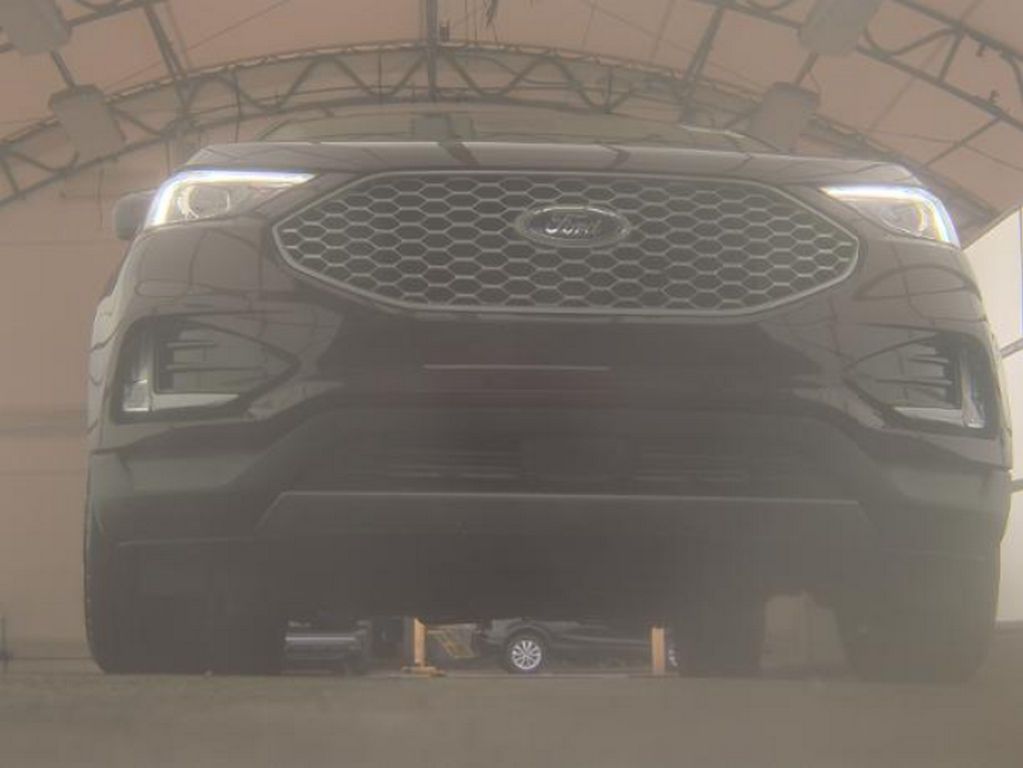 2024 Ford Edge SEL photo 3