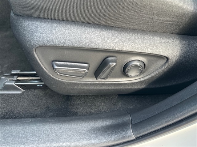 2024 Toyota RAV4 XLE photo 15