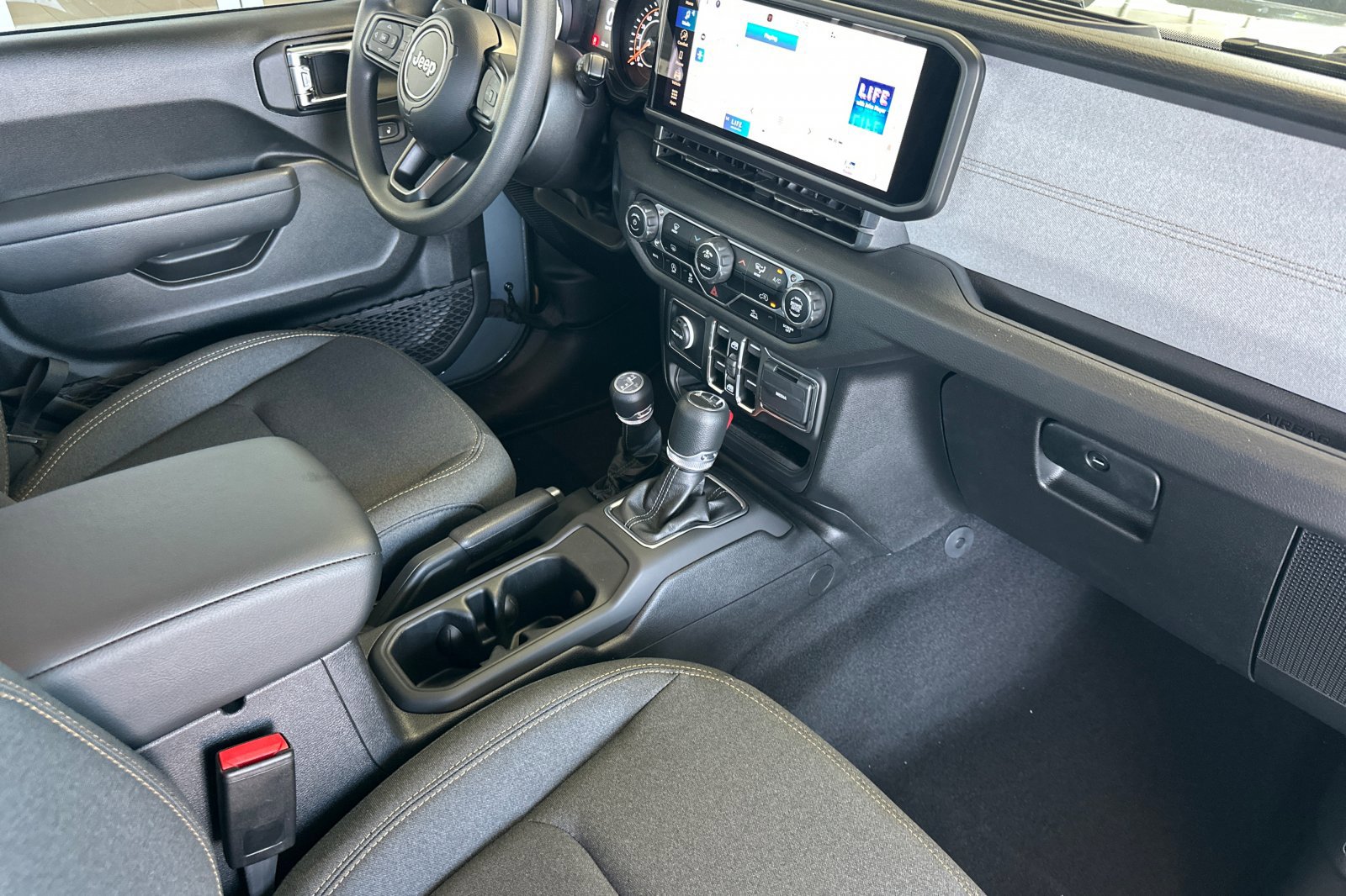 2025 Jeep Gladiator Sport photo 12