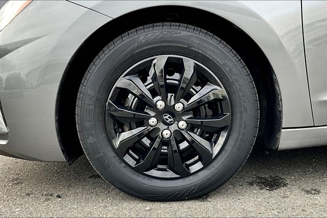 2019 Hyundai Elantra SE photo 6