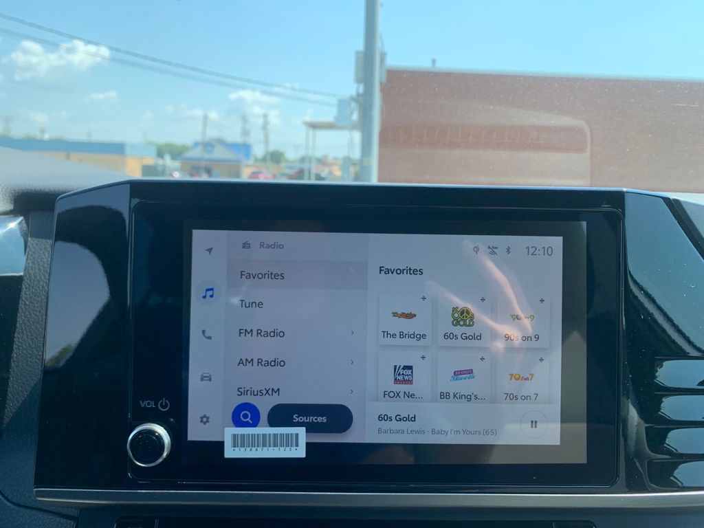 2025 Toyota Camry SE photo 17