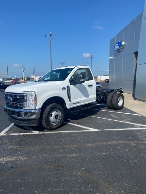 2026 Ford F-350 XL photo 3
