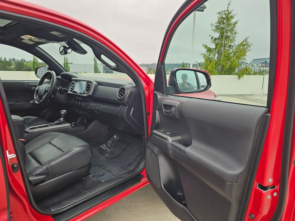 2022 Toyota Tacoma TRD Sport photo 12
