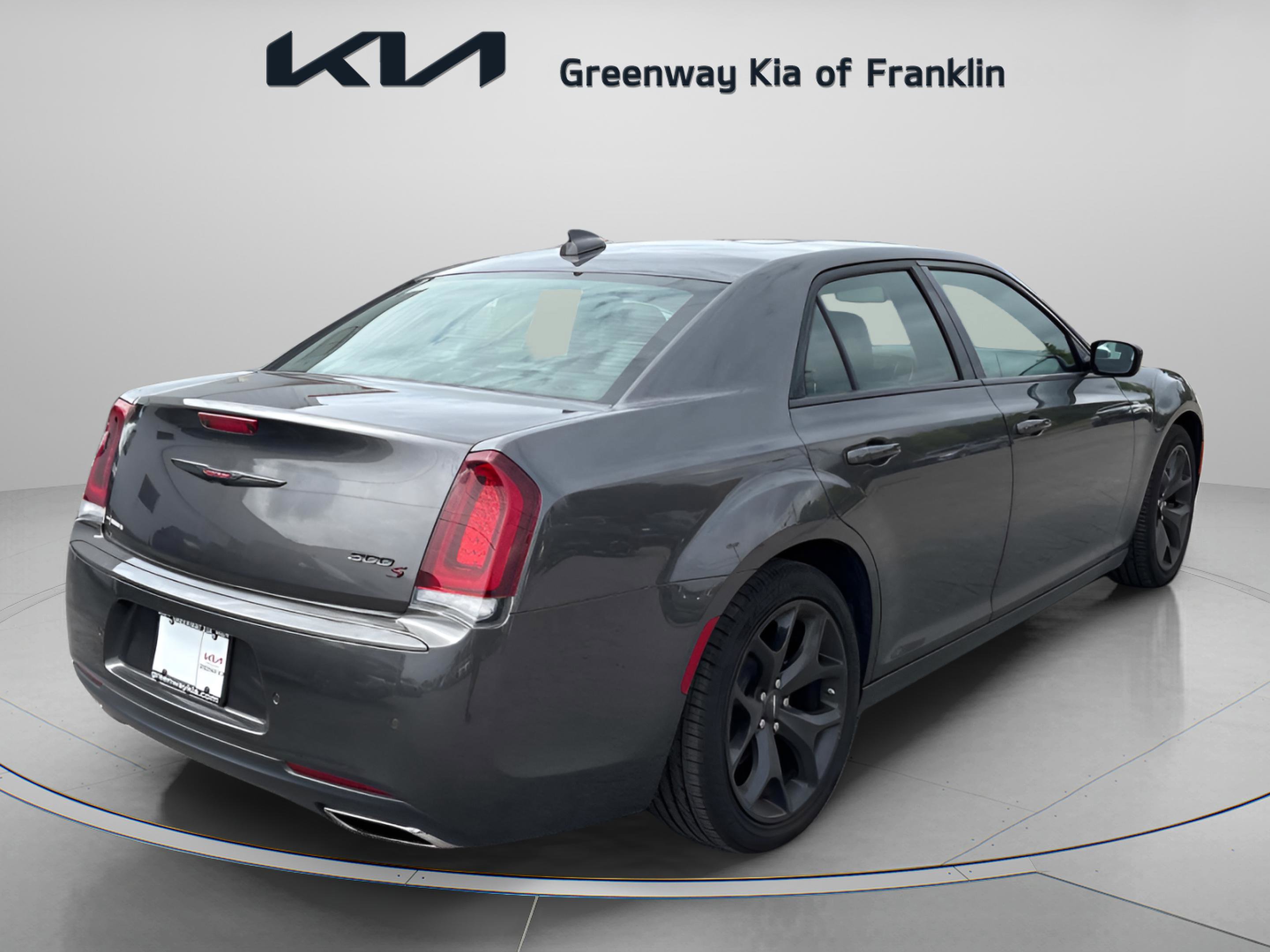 2022 Chrysler 300 S photo 6