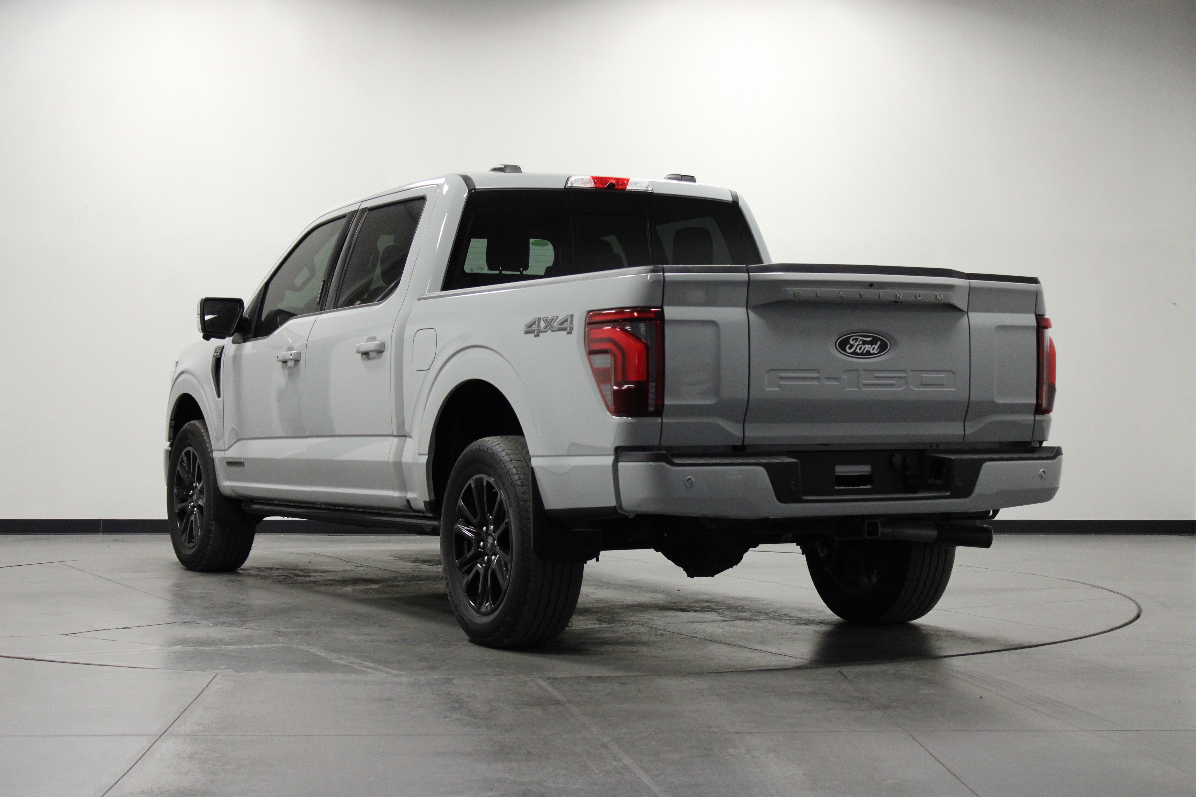 2024 Ford F-150 Platinum photo 4