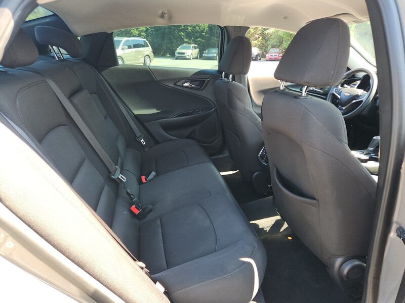 2018 Chevrolet Malibu 1LT photo 16