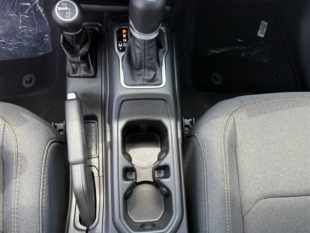 2025 Jeep Gladiator Sport S photo 19