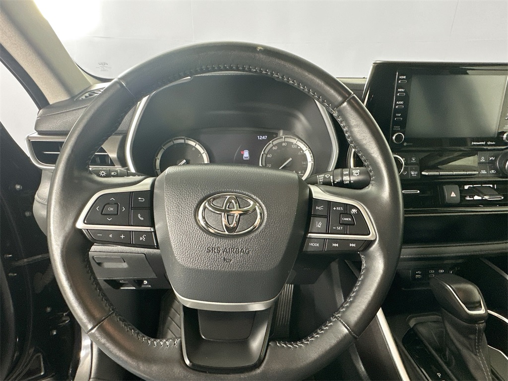 2022 Toyota Highlander XLE photo 18