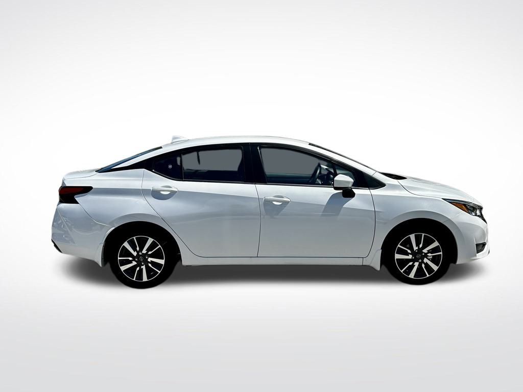 2025 Nissan Versa SV photo 7
