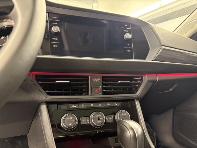 2021 Volkswagen Jetta SEL photo 12