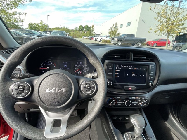 2022 Kia Soul LX photo 16
