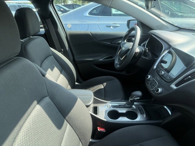 2024 Chevrolet Malibu 1LT photo 3