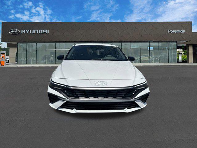 2025 Hyundai Elantra SEL Sport photo 2