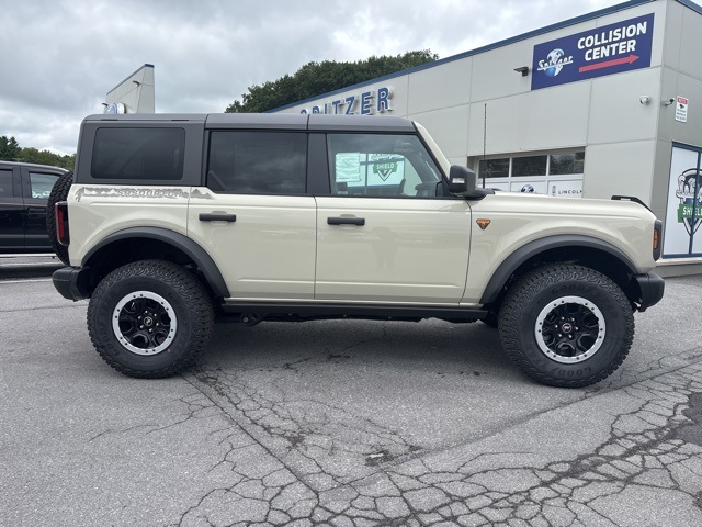 2025 Ford Bronco Badlands photo 3
